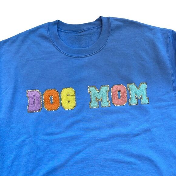 NWT Wool + Pepper Co. DOG MOM Varsity Letter Patch Crewneck Sweatshirt - Picture 4 of 5